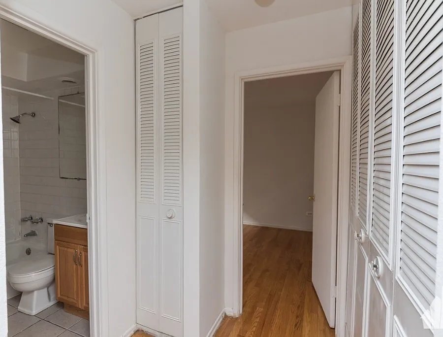 Studio, $1,400 — Photo 3