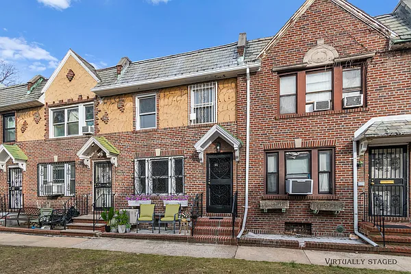 Sold by HomeDax Real Estate | media 1