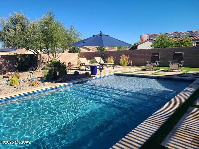 1st image of 2611 E Josephine View Dr