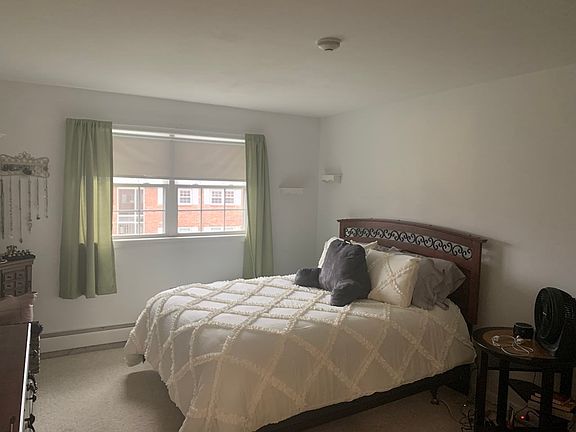 5th image of 90 Edgelawn Ave APT 5
