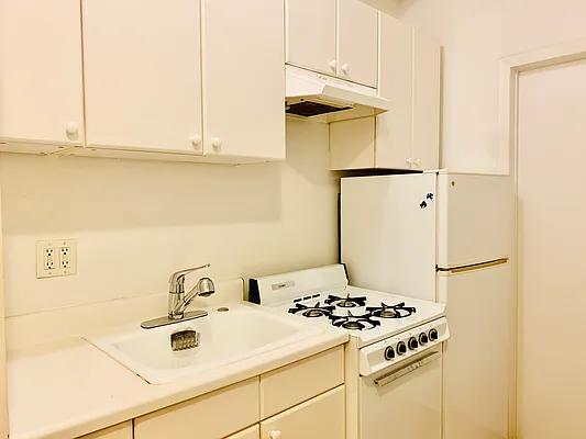 Rented by Corcoran | media 23