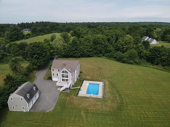4th image of 21 Randall Rd