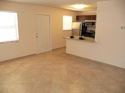 3rd image of 1114 Tequesta St APT 2