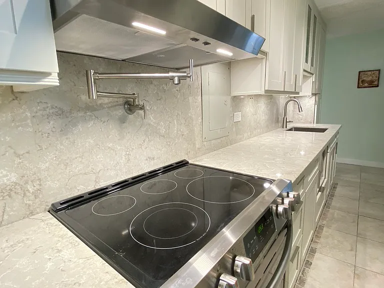 501 Hahaione St #11 — Photo 8