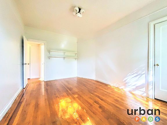 5th image of 975 Washington Ave APT 4F