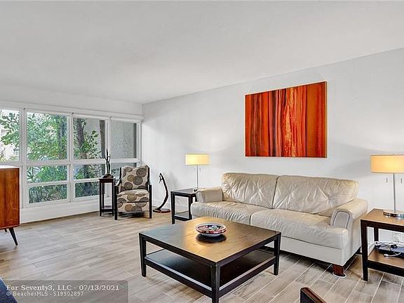 3rd image of 652 Kensington Pl #652