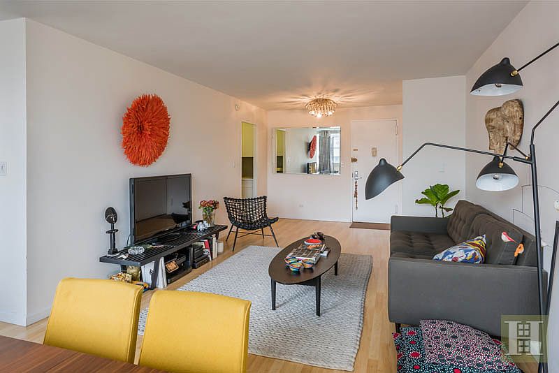 2nd image of 333 E 14th St APT 6F