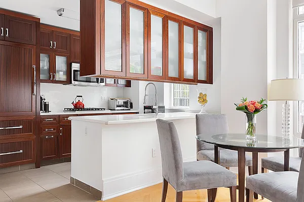 Rented by Compass | media 7