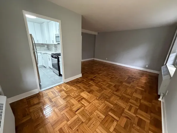 (undisclosed Address), Fresh Meadows, NY 11365