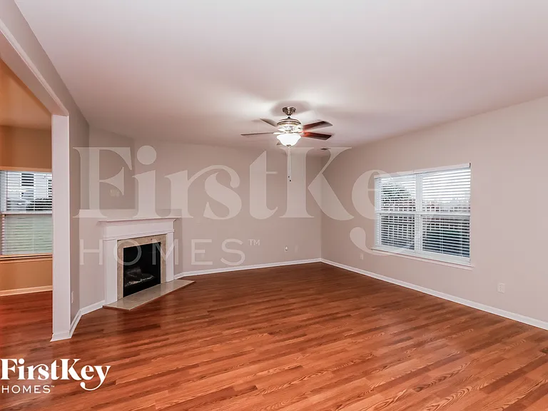 706 Perth Dr — Photo 10