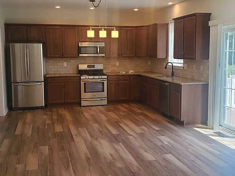 205 Carriage Walk Dr — Photo 4
