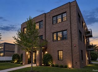 932 W Eleven Mile Rd, Royal Oak, MI 48067