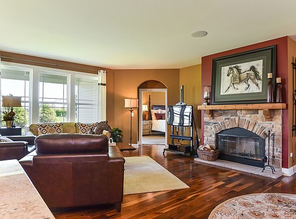 5th image of 4019 Idlewild Ln