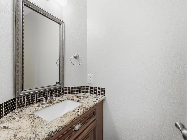 19307 Pinewood Bluff Ln — Photo 8
