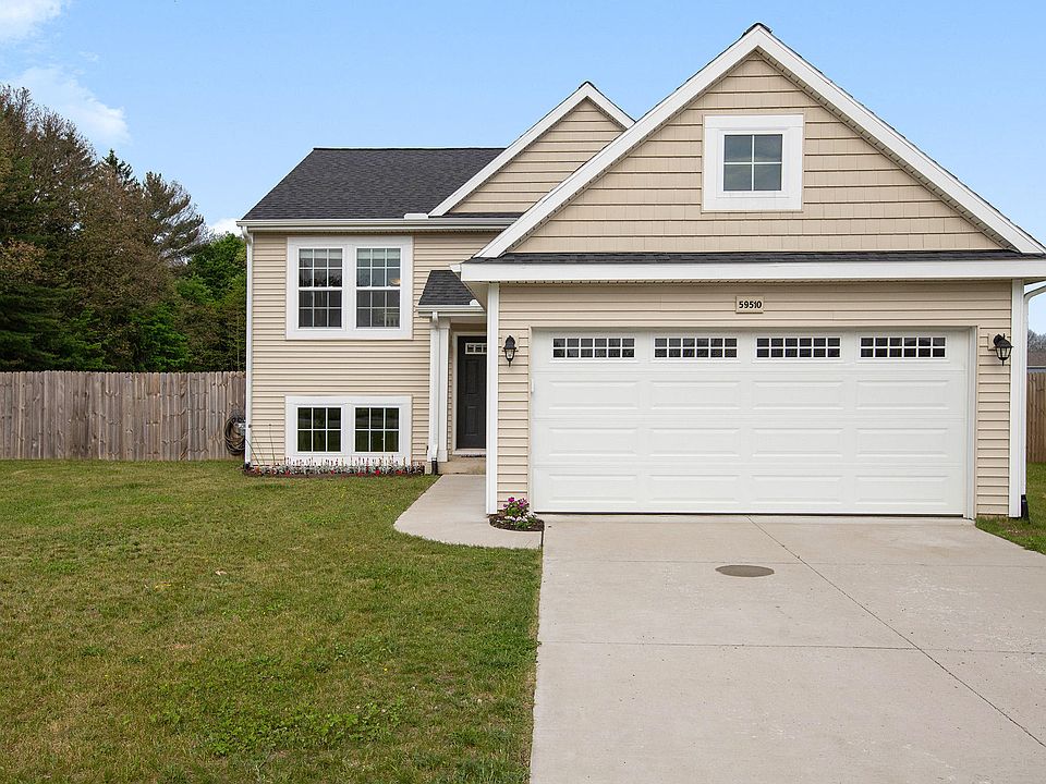 1st image of 59510 Ravenna Dr