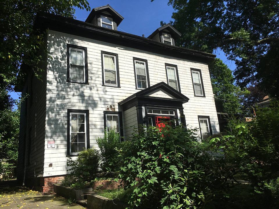1st image of 25 Ellicott Pl