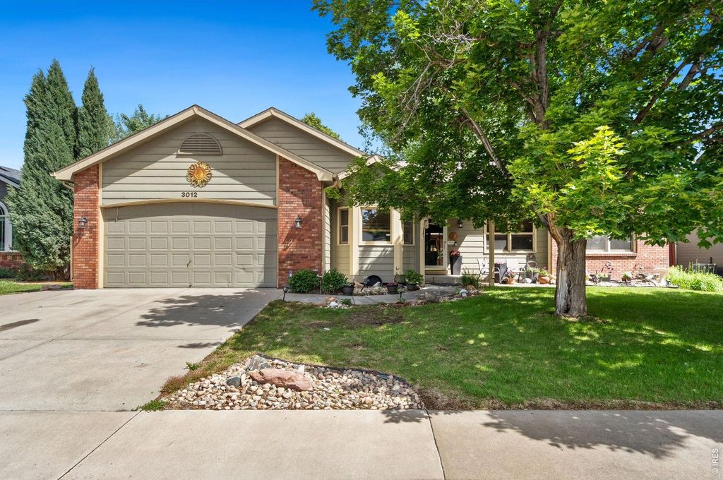 3012 Indigo Cir N