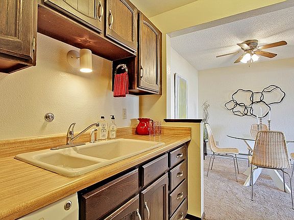 5th image of 12300 28th Ave NE APT 109