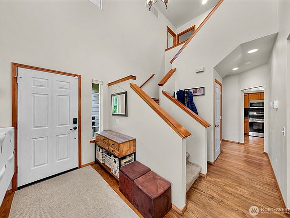 3rd image of 12108 38th Avenue SE