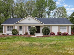 4011 Chandworth Rd, Charlotte, NC 28210