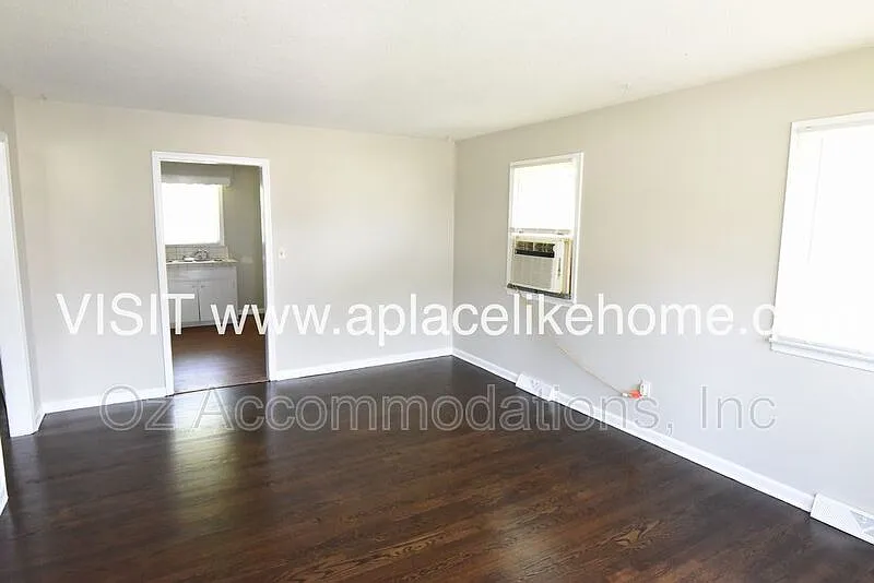 2 bed, 1.0 bath, 780 sqft, $999 — Photo 4