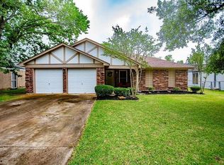 307 Hickory St, Lake Jackson, TX 77566
