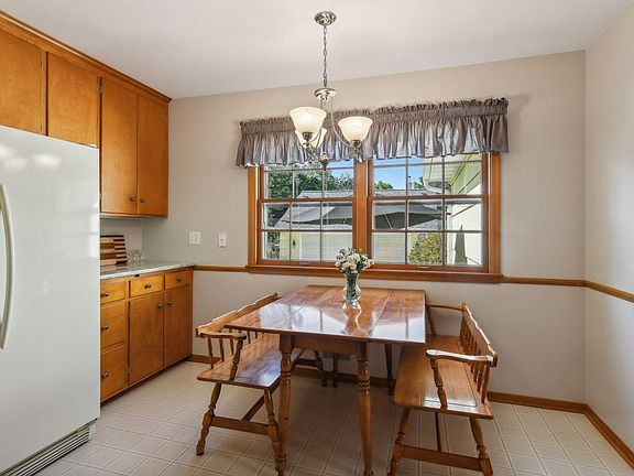 5th image of 4748 Vincent Ave S