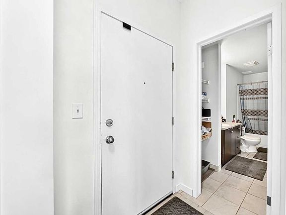 3rd image of 1053 E 10th St SW #513