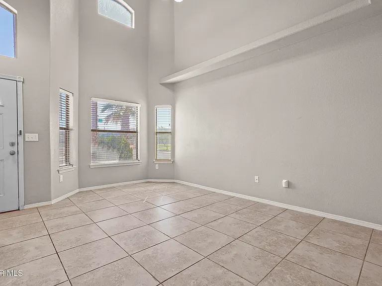 3261 Garden Point Dr — Photo 8