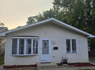 2040 Horeb Ave, Zion, IL 60099