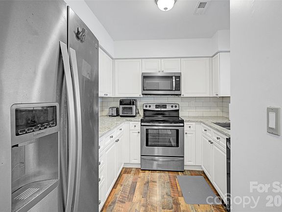 3rd image of 4174 Melrose Club Dr