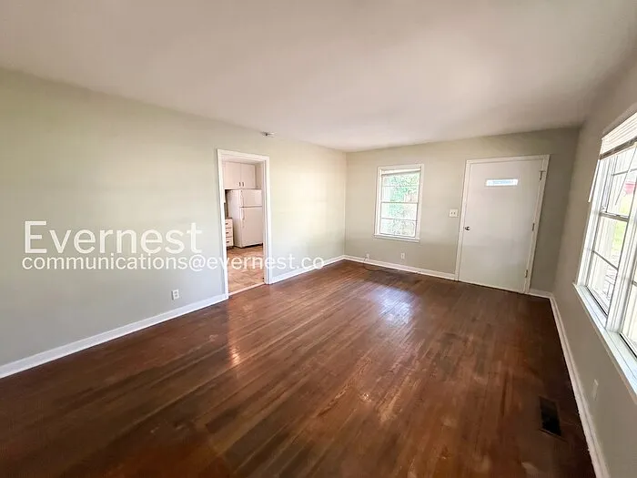 3 bed, 1.0 bath, 1057 sqft, $850 — Photo 4