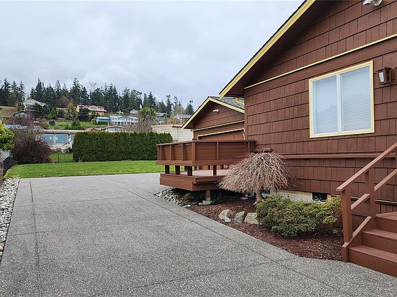 4th image of 825 Brokaw Rd