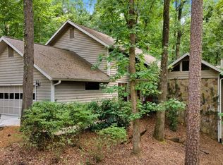 1625 Branch Valley Dr, Roswell, GA 30076