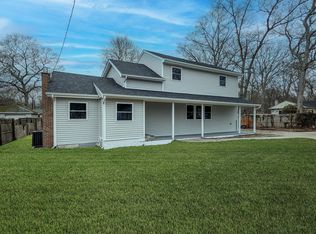 206 Longfellow Dr, Mastic Beach, NY 11951