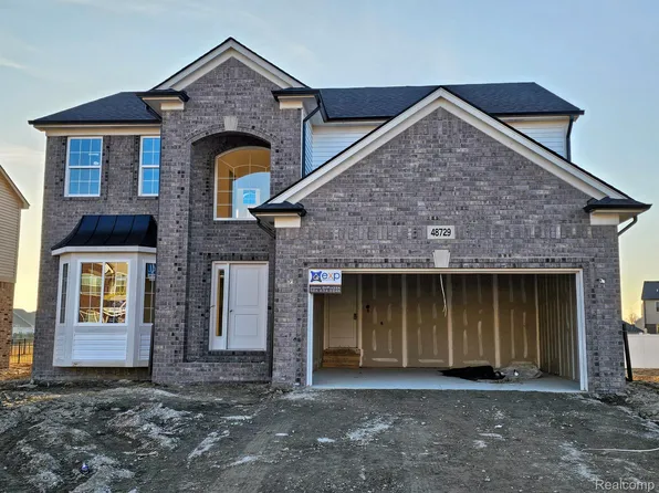 48729 Ivory Orchard Dr, Macomb, MI 48042