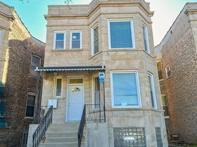 4119 W Harrison St, Chicago, IL