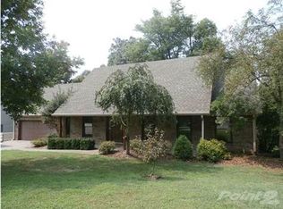 5711 Woodlawn Dr, Newburgh, IN 47630