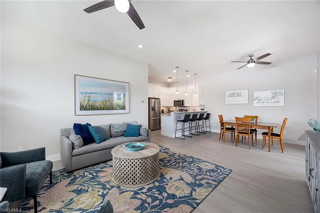 2 bed, 2.0 bath, 975 sqft, $7,000 — Photo 3
