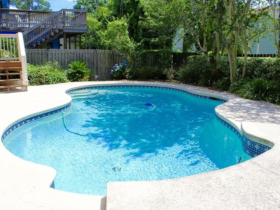 Spaarkling in ground pool