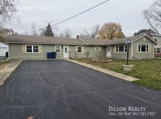 208 Burnett Ave, Lake Villa, IL 60046