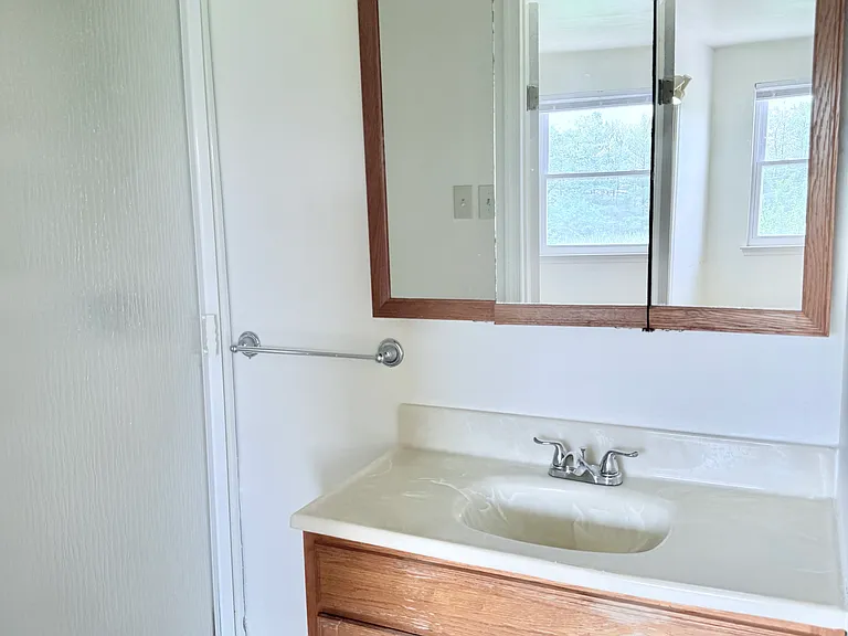 101 Jonathan Dr — Photo 22