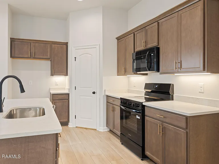 101 Bexley Ct — Photo 4