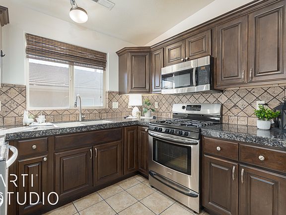 4th image of 2031 E Colorado Dr Unit 11