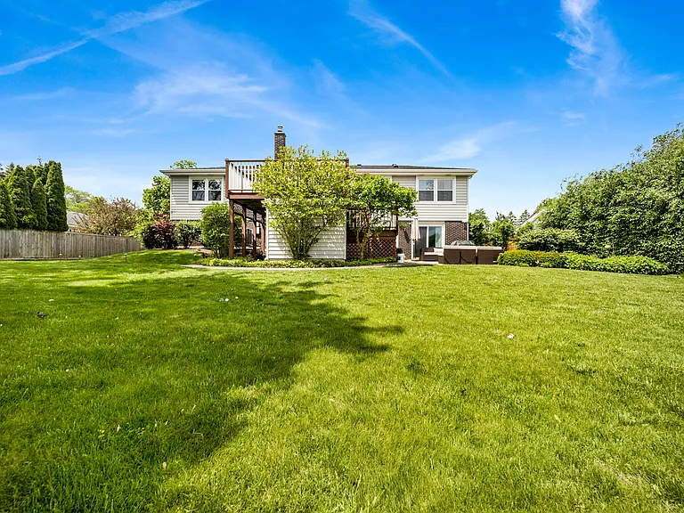 1135 Crestwood Dr — Photo 37