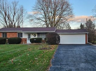 1418 Autumn Dr, Flint, MI 48532