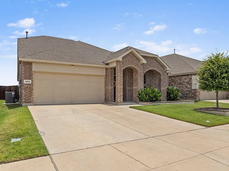 9713 Wild Prairie Way — Photo 2