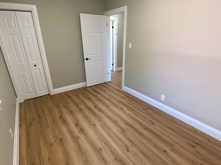 25 Hickery Pl #MAIN FLOOR — Photo 12