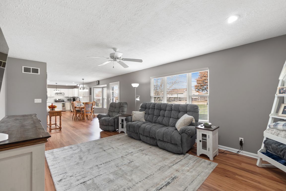 next background image