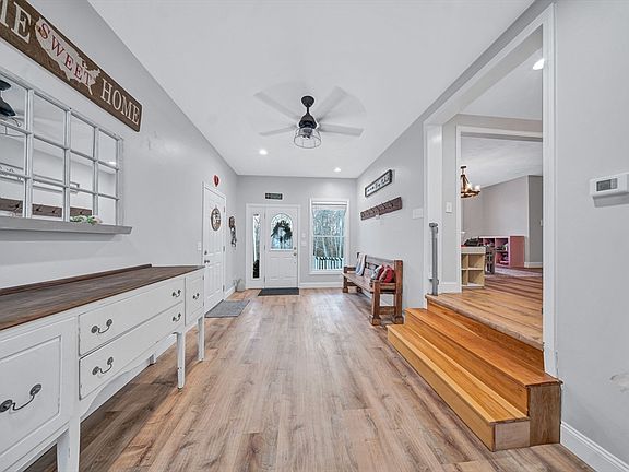 5th image of 13 Dolge Ct